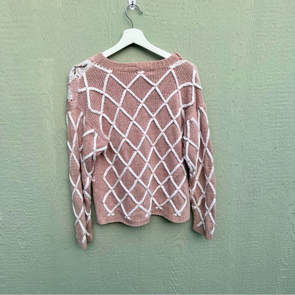 Vintage Hand Knit Women’s Pink Sweater by Colleen’s Collectibles - Picture 3 of 5